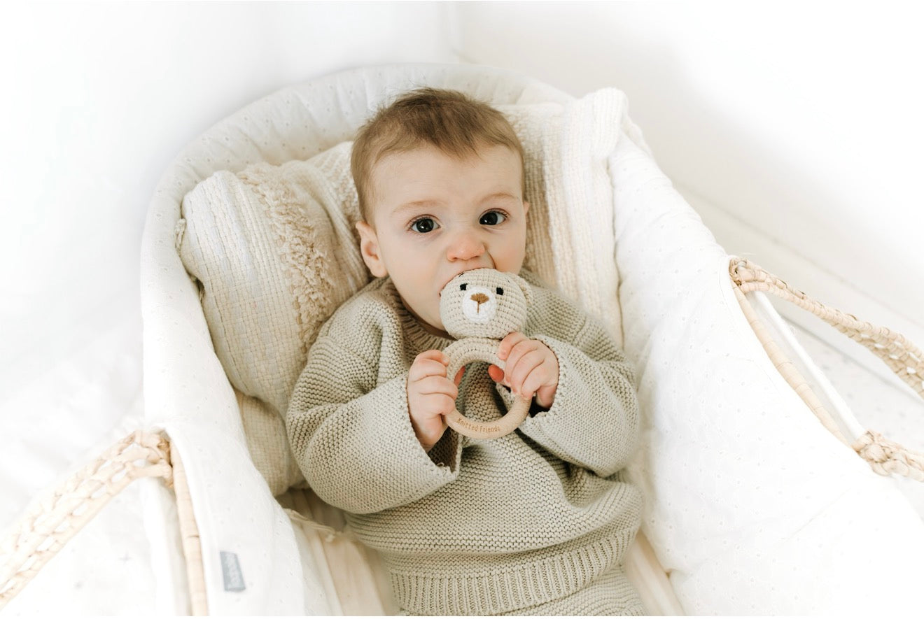 Sonajero de oso hecho a mano