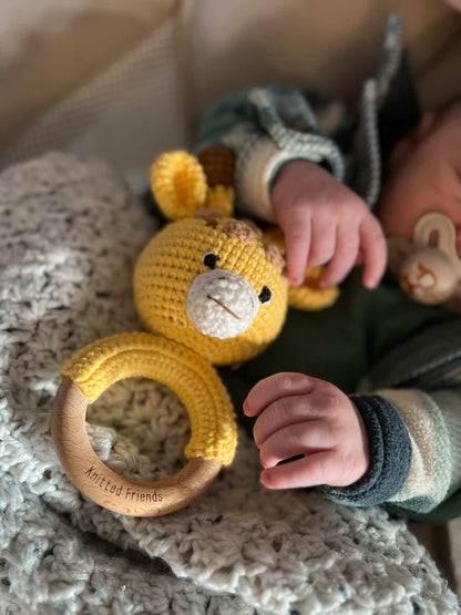 Sonajero de jirafa hecho a mano 